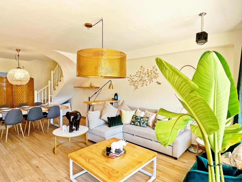 Cheerful Townhouse Center Sitges 5 Bedrooms Pool And Terrace Экстерьер фото